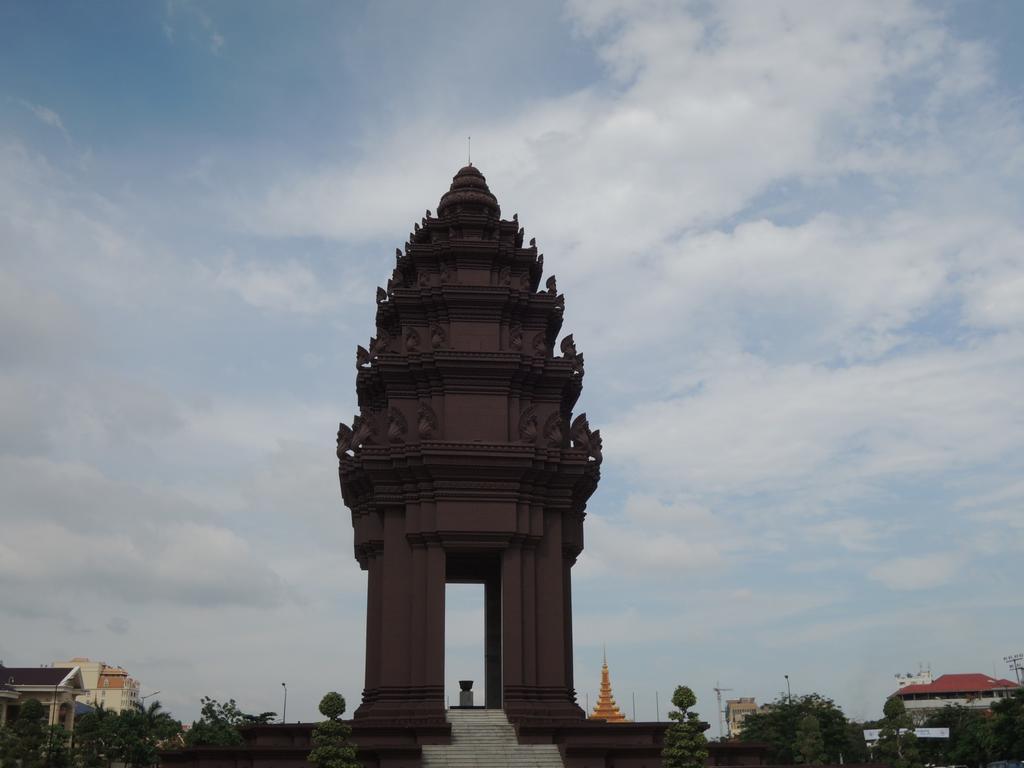 Discovery Hotel Phnom Pen Exterior foto