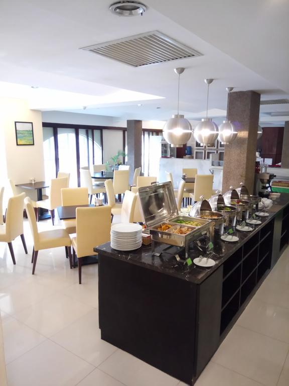 Discovery Hotel Phnom Pen Exterior foto