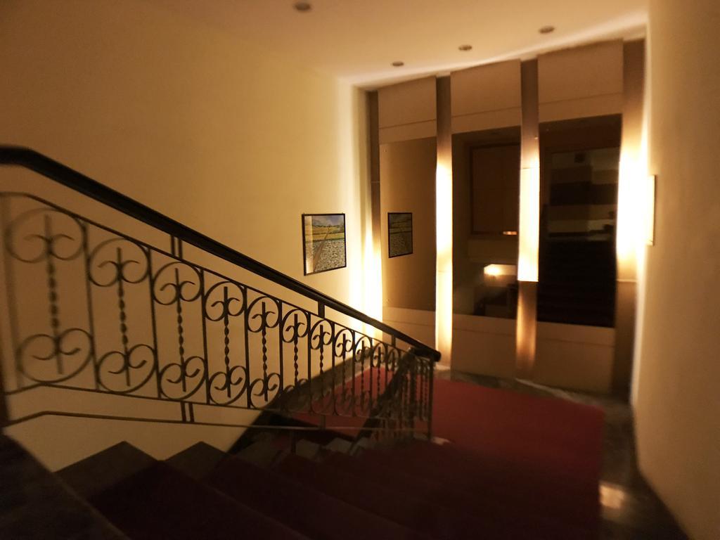 Discovery Hotel Phnom Pen Exterior foto